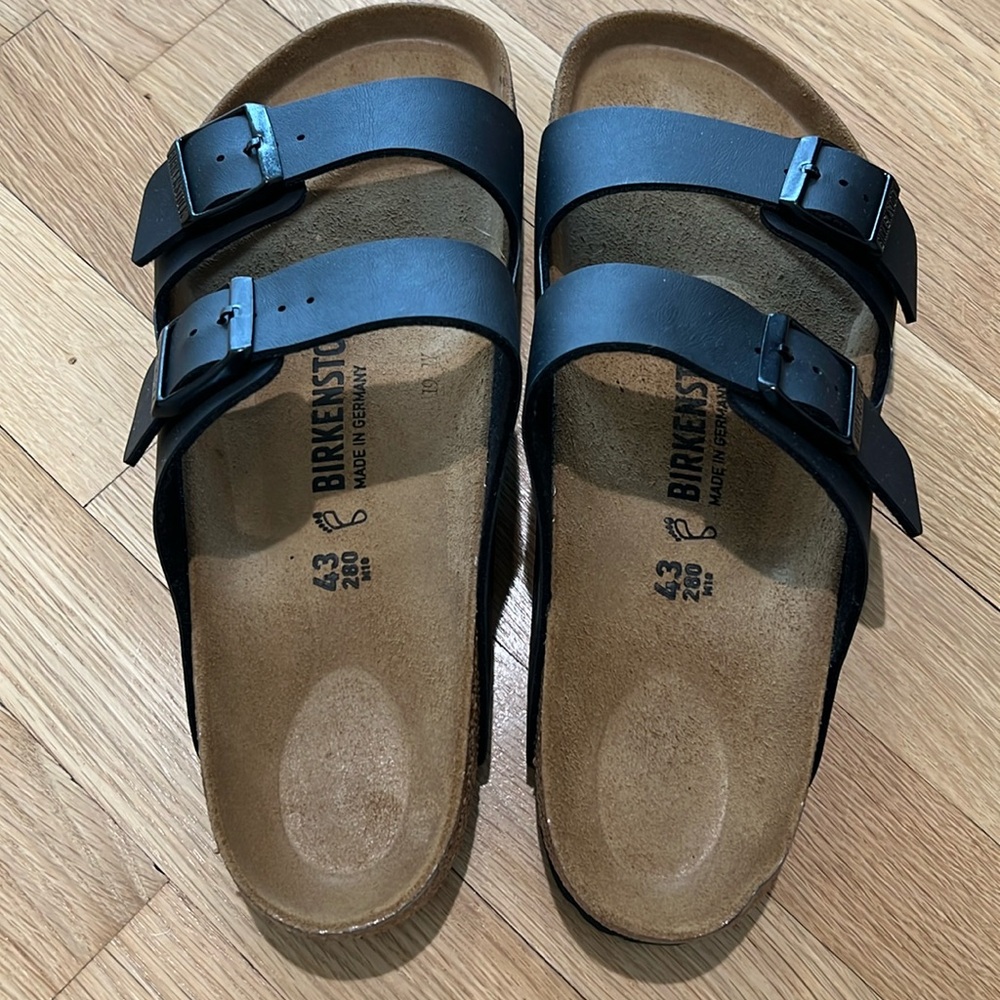 Birkenstocktock men’s sandles
Arizona BS size 43
Blackk